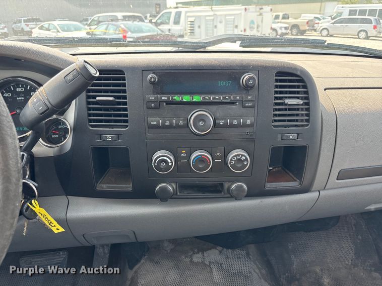 image for item NM9914 2009 Chevrolet Silverado 2500HD utility bed pickup truck