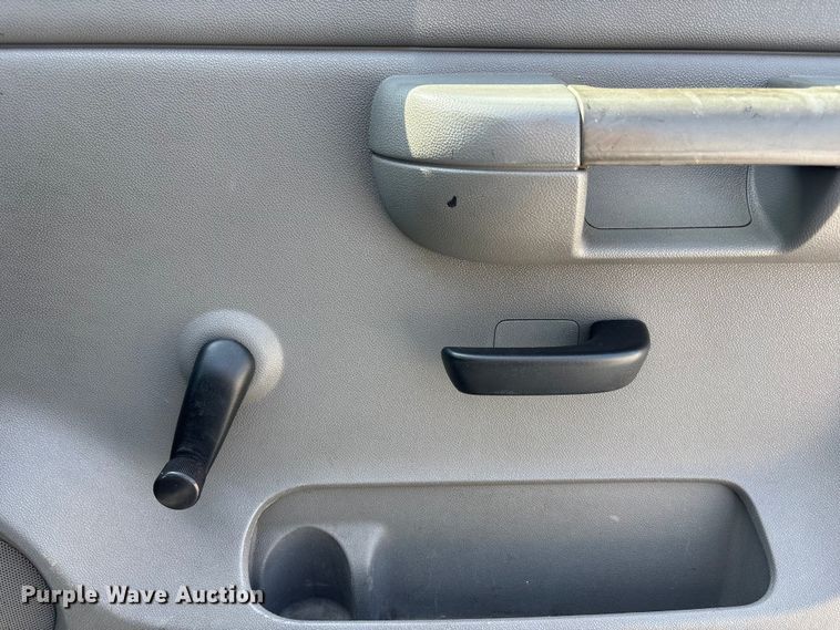 image for item NM9914 2009 Chevrolet Silverado 2500HD utility bed pickup truck