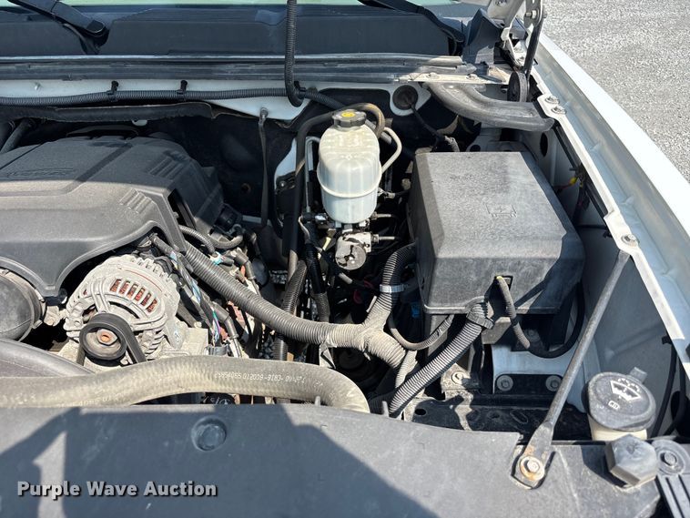 image for item NM9914 2009 Chevrolet Silverado 2500HD utility bed pickup truck