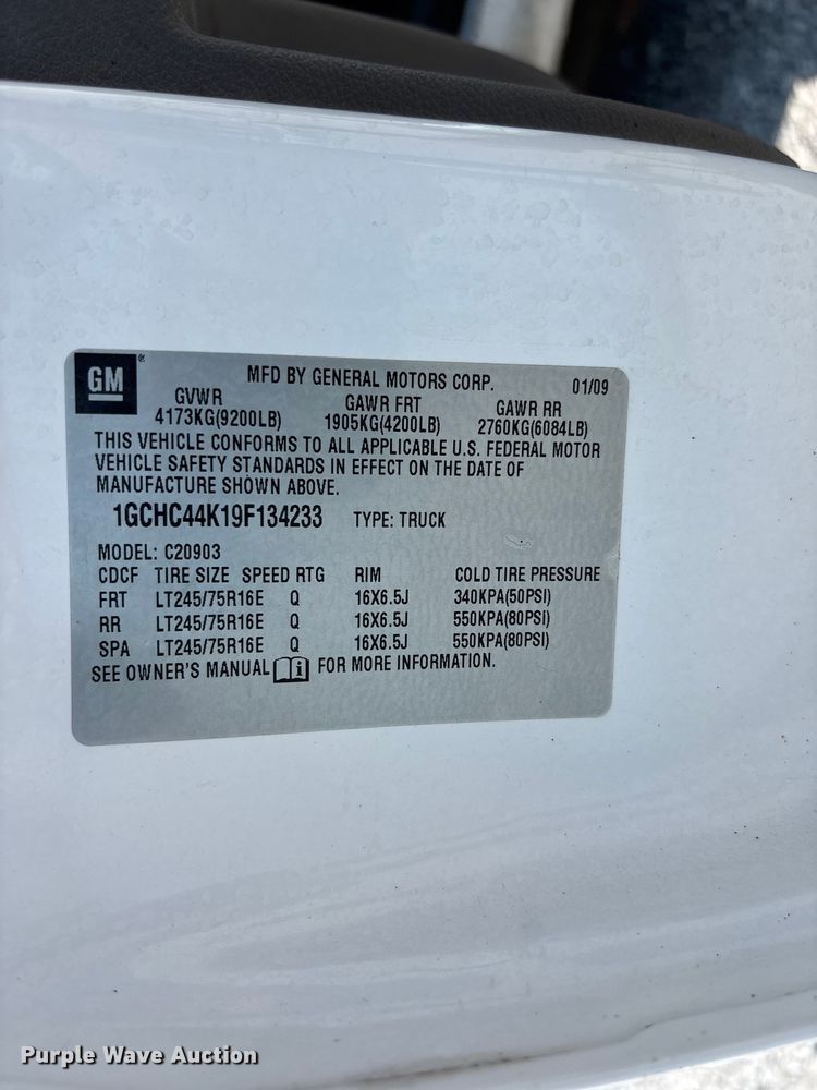 image for item NM9914 2009 Chevrolet Silverado 2500HD utility bed pickup truck