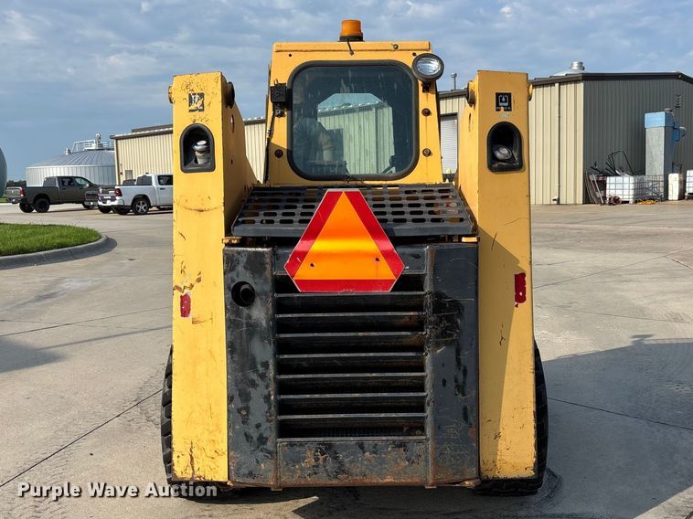 image for item NM9920 1991 Gehl SL5625 skid steer loader