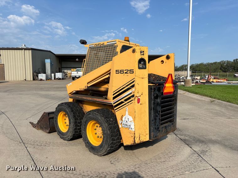 image for item NM9920 1991 Gehl SL5625 skid steer loader