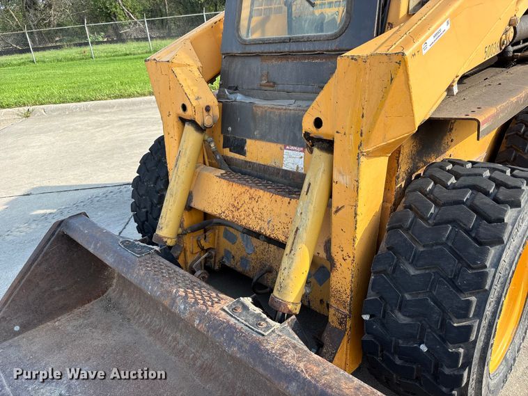 image for item NM9920 1991 Gehl SL5625 skid steer loader