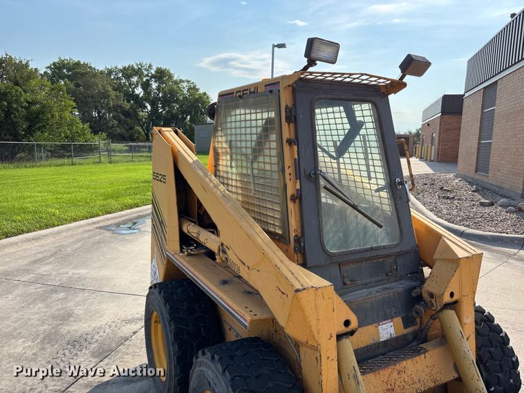 image for item NM9920 1991 Gehl SL5625 skid steer loader