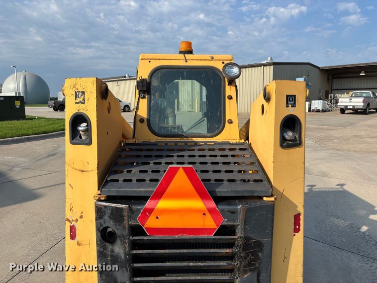 image for item NM9920 1991 Gehl SL5625 skid steer loader