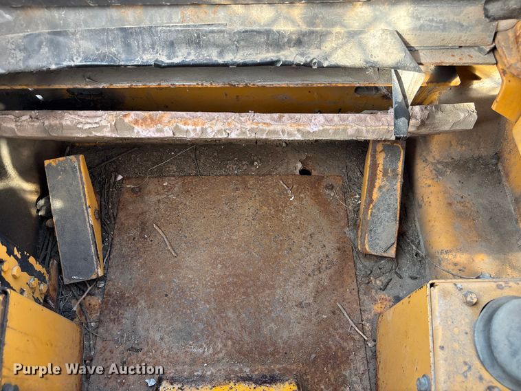 image for item NM9920 1991 Gehl SL5625 skid steer loader