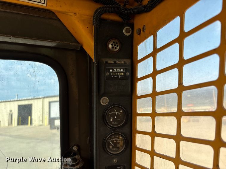 image for item NM9920 1991 Gehl SL5625 skid steer loader