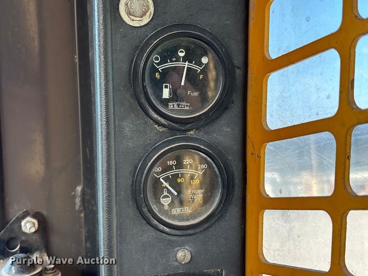image for item NM9920 1991 Gehl SL5625 skid steer loader