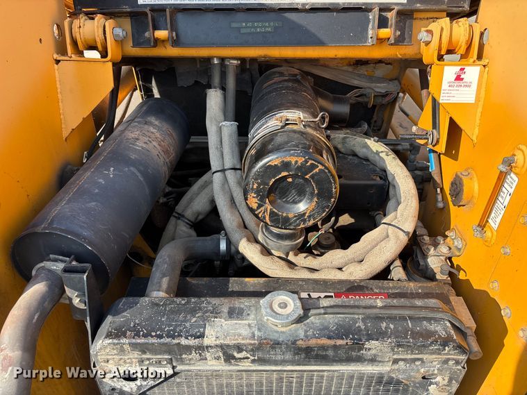 image for item NM9920 1991 Gehl SL5625 skid steer loader