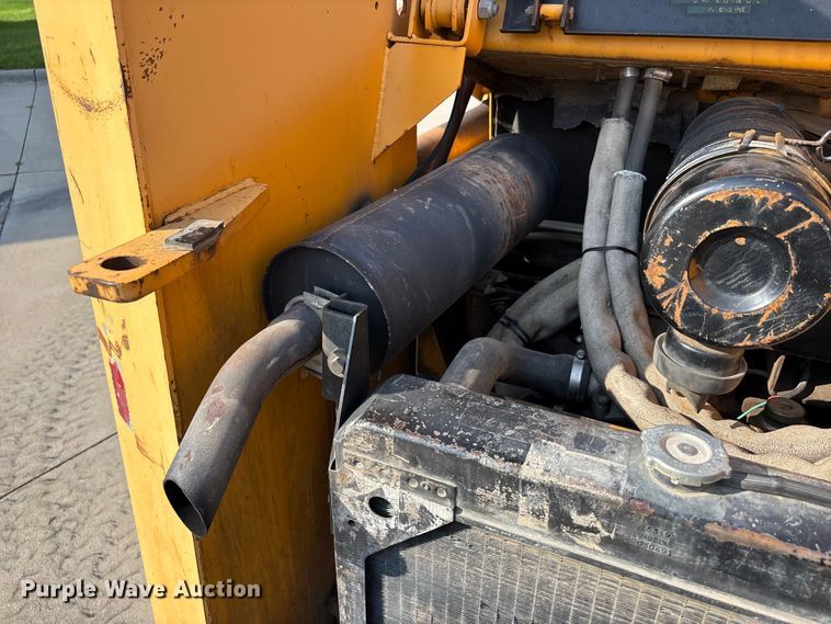 image for item NM9920 1991 Gehl SL5625 skid steer loader