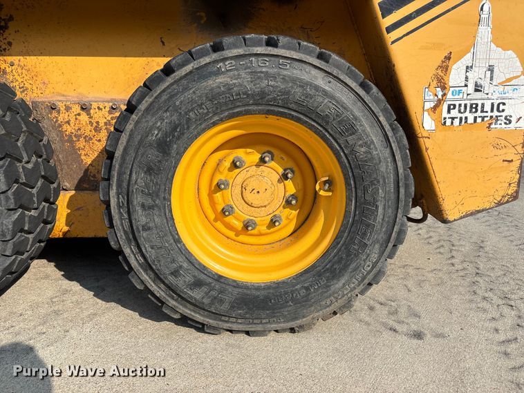 image for item NM9920 1991 Gehl SL5625 skid steer loader