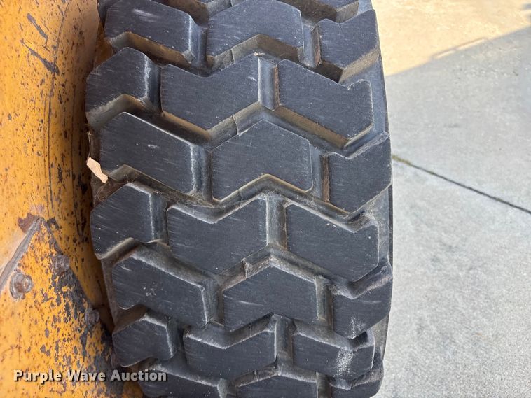 image for item NM9920 1991 Gehl SL5625 skid steer loader