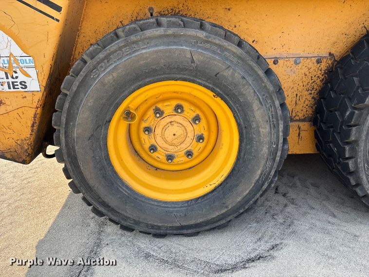 image for item NM9920 1991 Gehl SL5625 skid steer loader