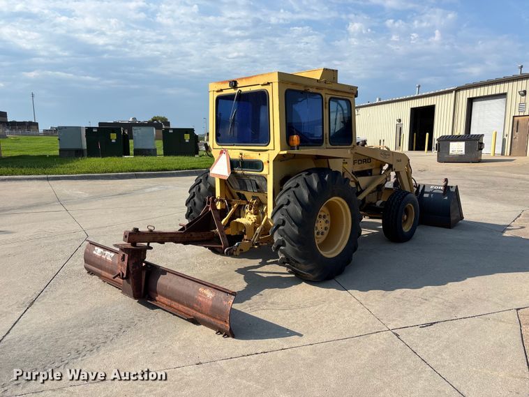 image for item NM9921 1990 Ford 250C tractor