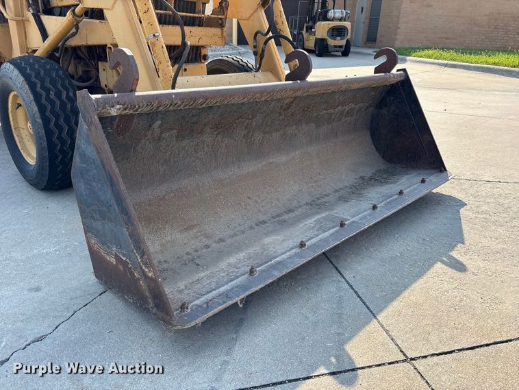 image for item NM9921 1990 Ford 250C tractor