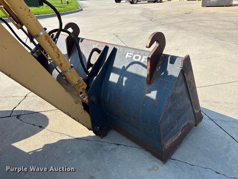 image for item NM9921 1990 Ford 250C tractor