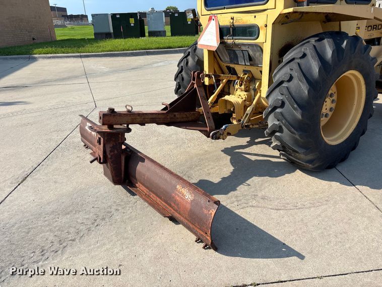 image for item NM9921 1990 Ford 250C tractor