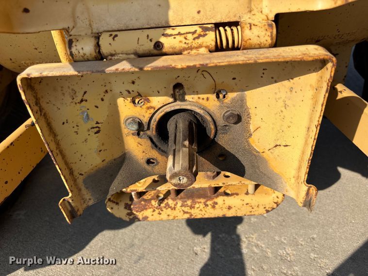 image for item NM9921 1990 Ford 250C tractor