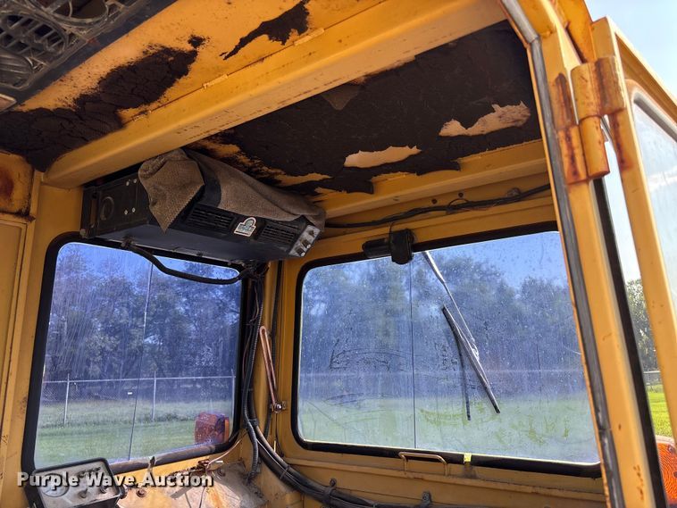 image for item NM9921 1990 Ford 250C tractor