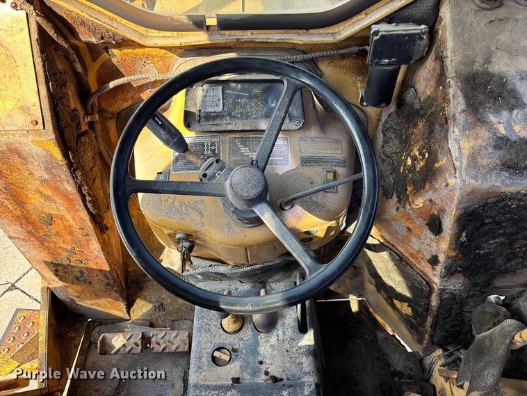 image for item NM9921 1990 Ford 250C tractor