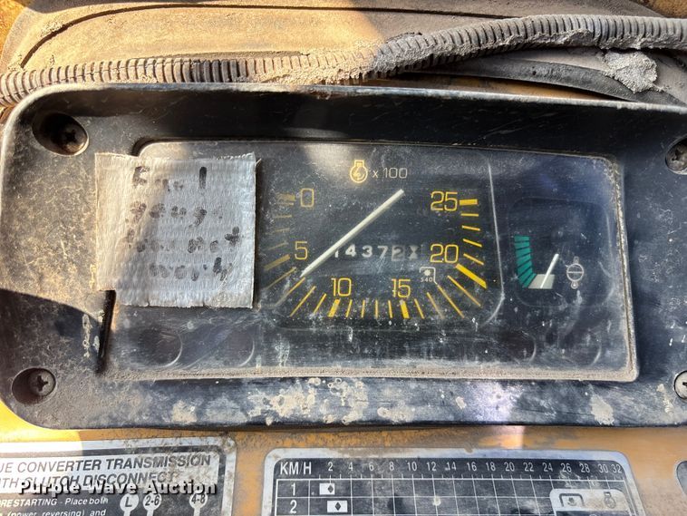 image for item NM9921 1990 Ford 250C tractor