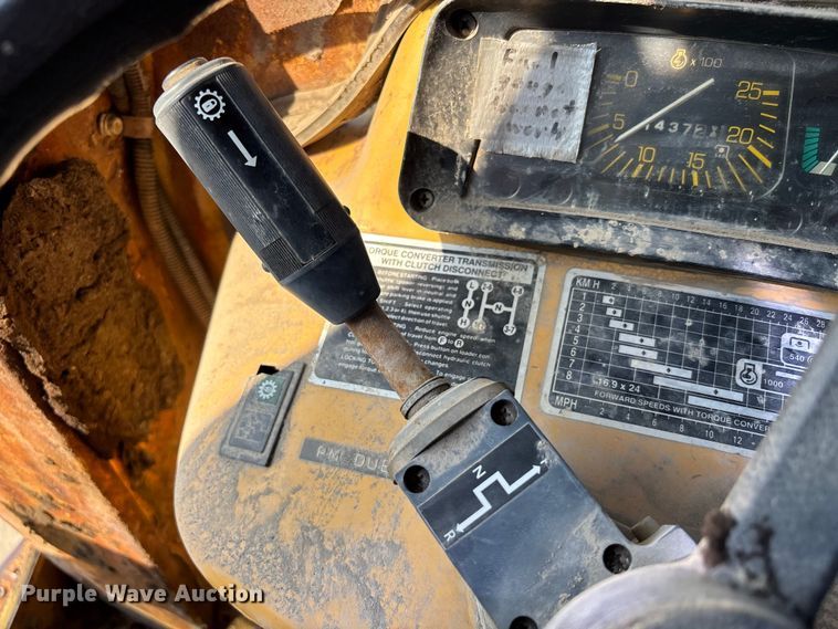 image for item NM9921 1990 Ford 250C tractor