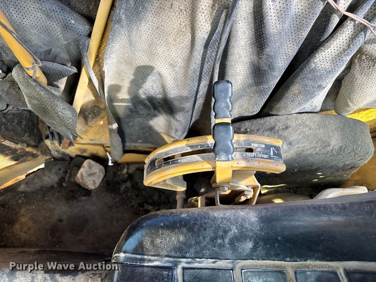 image for item NM9921 1990 Ford 250C tractor
