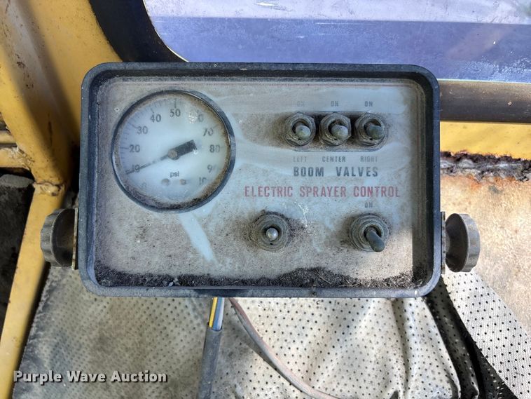 image for item NM9921 1990 Ford 250C tractor
