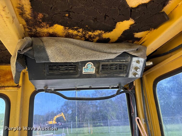 image for item NM9921 1990 Ford 250C tractor