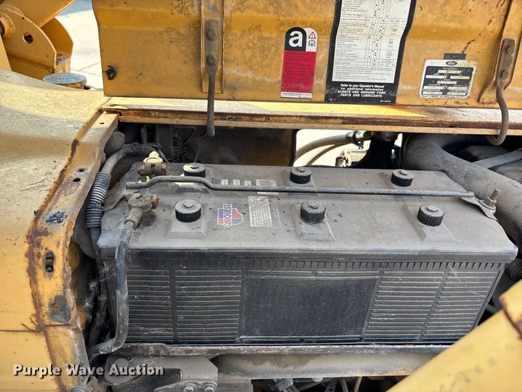 image for item NM9921 1990 Ford 250C tractor