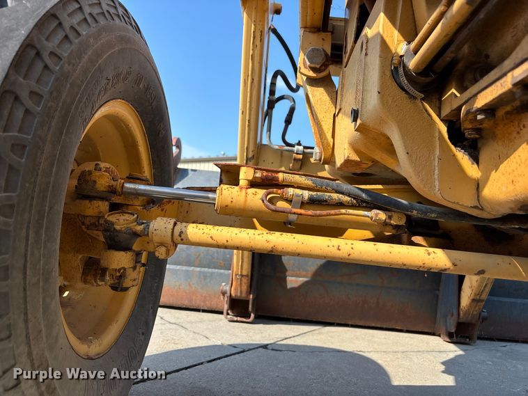 image for item NM9921 1990 Ford 250C tractor
