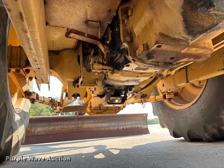 image for item NM9921 1990 Ford 250C tractor