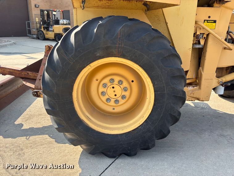 image for item NM9921 1990 Ford 250C tractor