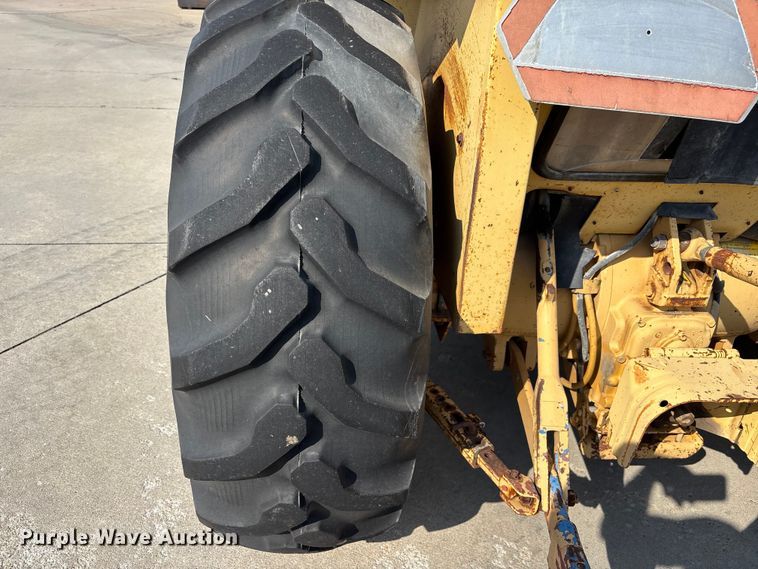 image for item NM9921 1990 Ford 250C tractor