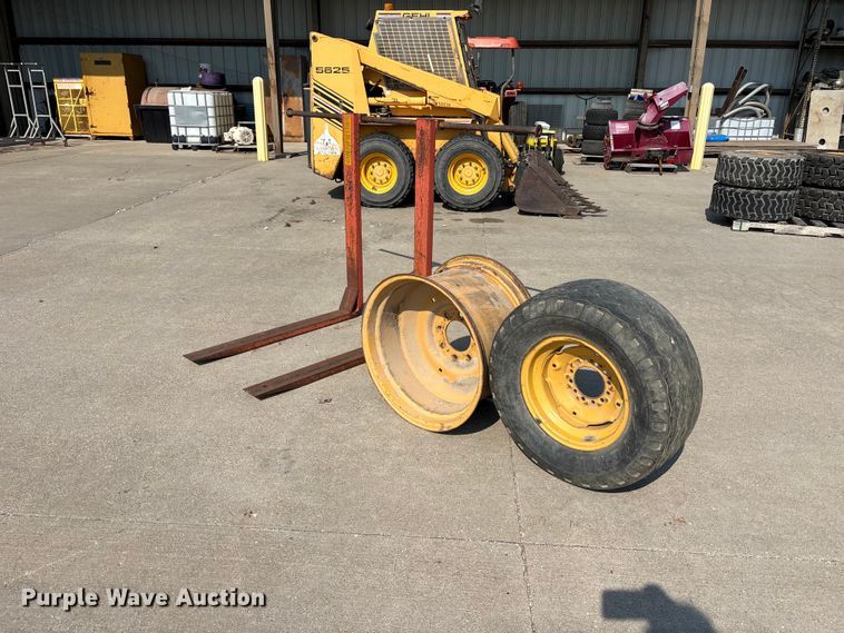 image for item NM9921 1990 Ford 250C tractor