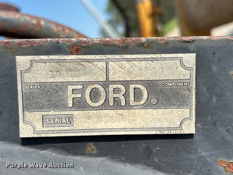 image for item NM9921 1990 Ford 250C tractor