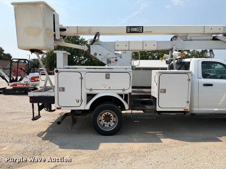 image for item OE9669 2012 Ram 5500 HD bucket truck