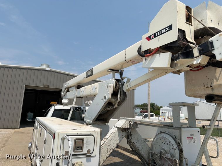 image for item OE9669 2012 Ram 5500 HD bucket truck