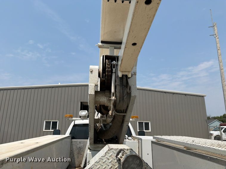 image for item OE9669 2012 Ram 5500 HD bucket truck