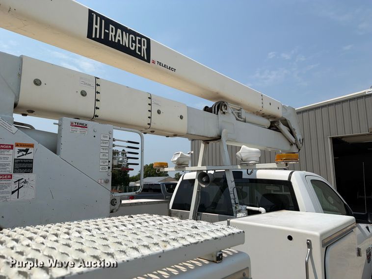 image for item OE9669 2012 Ram 5500 HD bucket truck