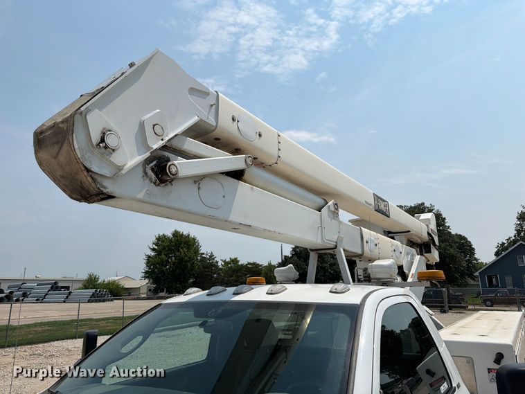 image for item OE9669 2012 Ram 5500 HD bucket truck