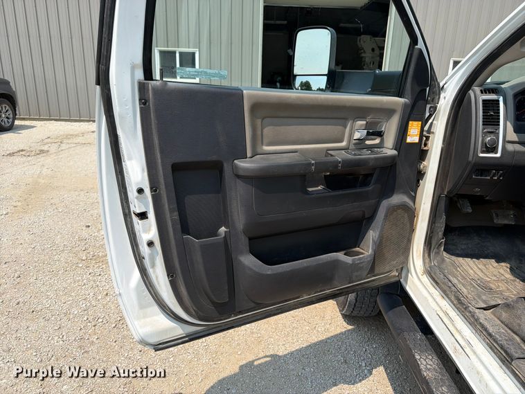 image for item OE9669 2012 Ram 5500 HD bucket truck