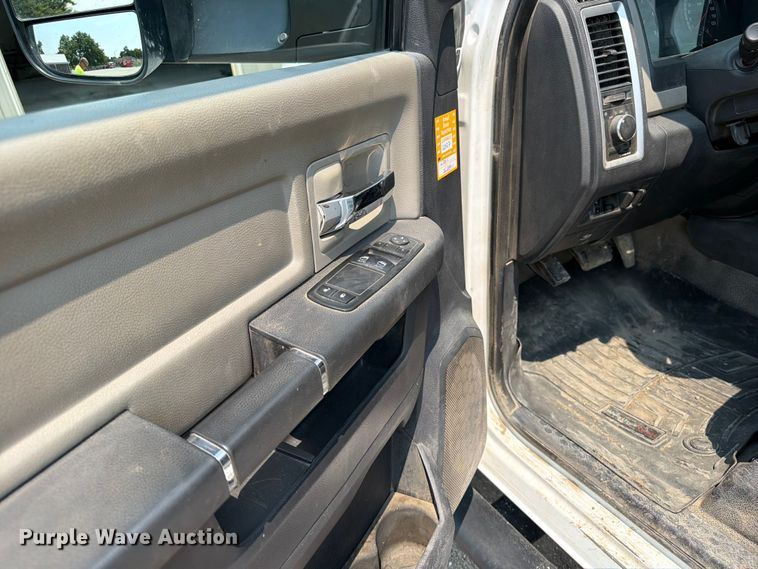 image for item OE9669 2012 Ram 5500 HD bucket truck