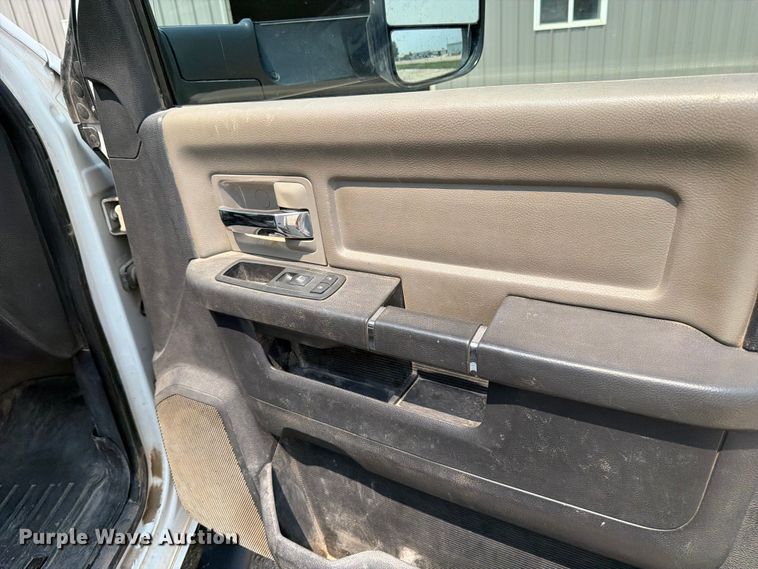 image for item OE9669 2012 Ram 5500 HD bucket truck