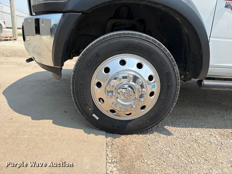 image for item OE9669 2012 Ram 5500 HD bucket truck