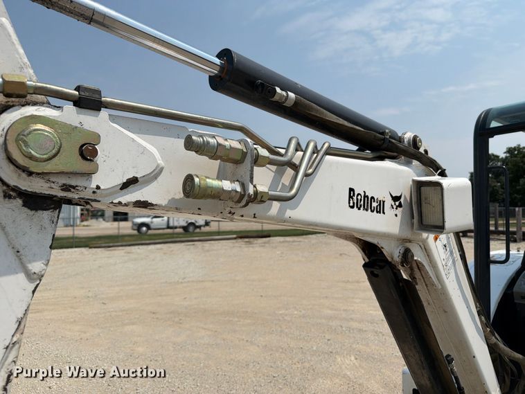 image for item OE9670 2002 Bobcat 328D mini excavator