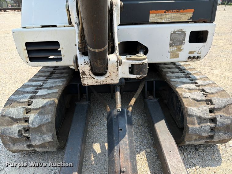 image for item OE9670 2002 Bobcat 328D mini excavator