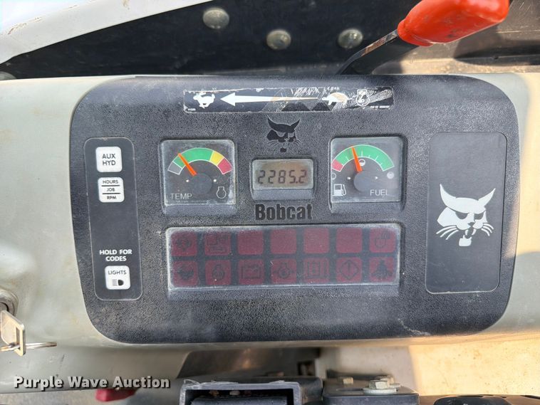 image for item OE9670 2002 Bobcat 328D mini excavator