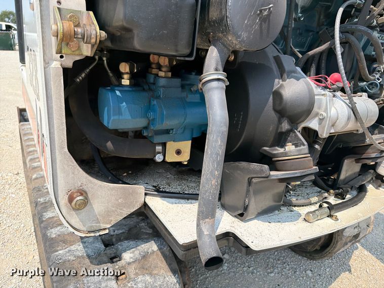 image for item OE9670 2002 Bobcat 328D mini excavator