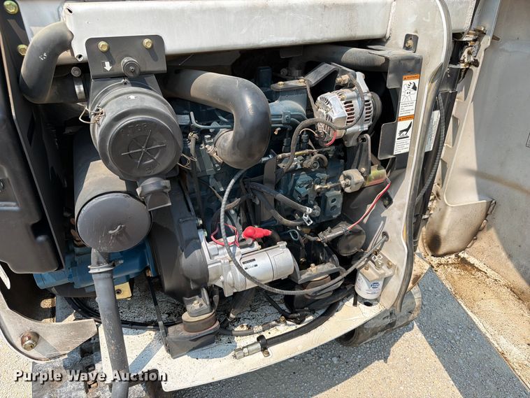 image for item OE9670 2002 Bobcat 328D mini excavator
